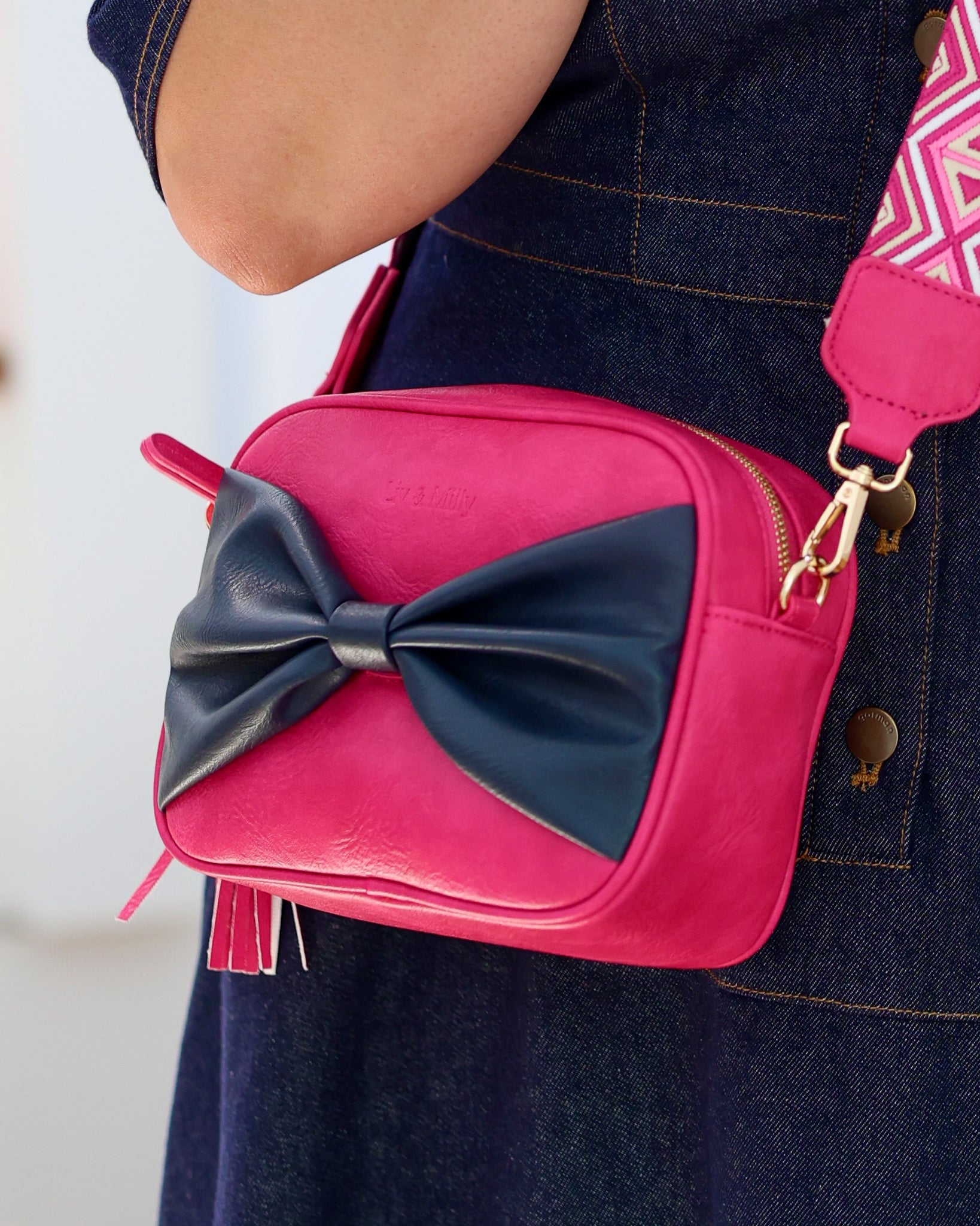 Sally with a Bow - Pink/Navy